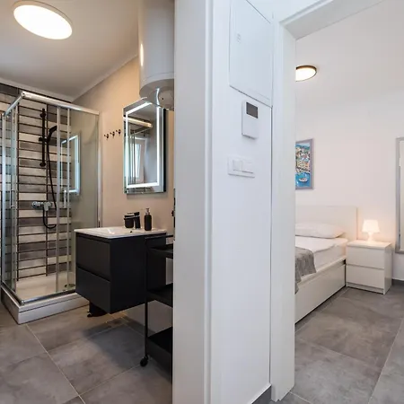 Infinity Dalmatia * ヴィンイェラック