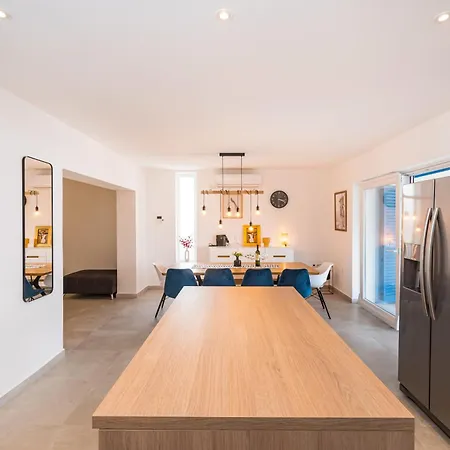 アパート Infinity Dalmatia ヴィンイェラック