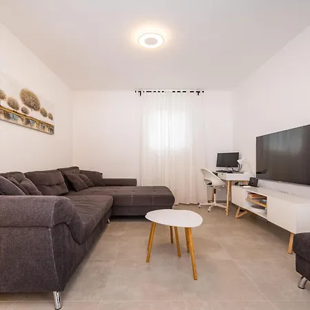 Infinity Dalmatia ヴィンイェラック